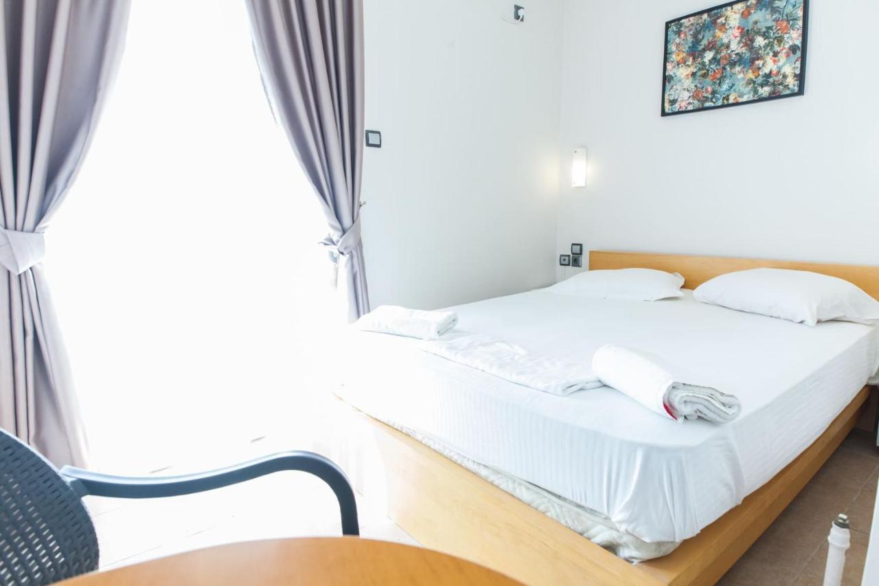 Silver Hotel Athens Double Room With Balcony Eksteriør billede